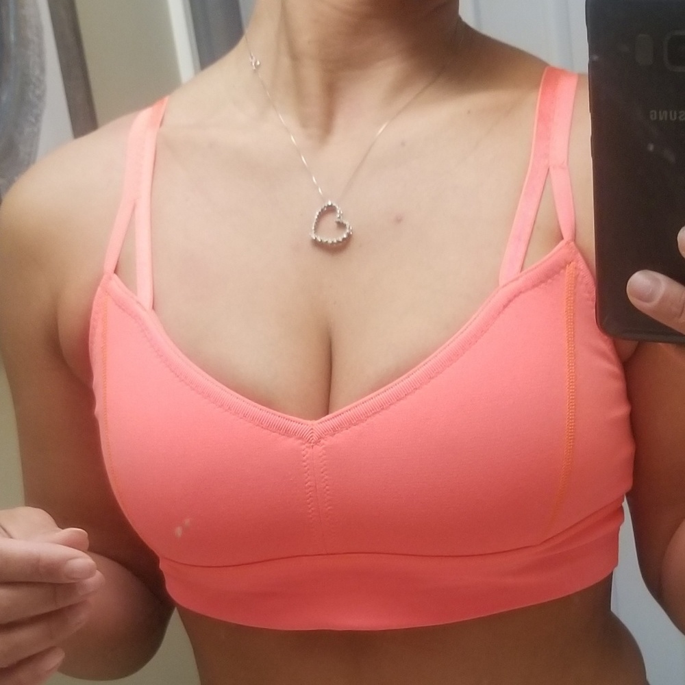 Lululemon sports bra